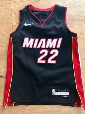 Jimmy Butler, Nike Black Red Miami #22 Basketball Jersey  youth small